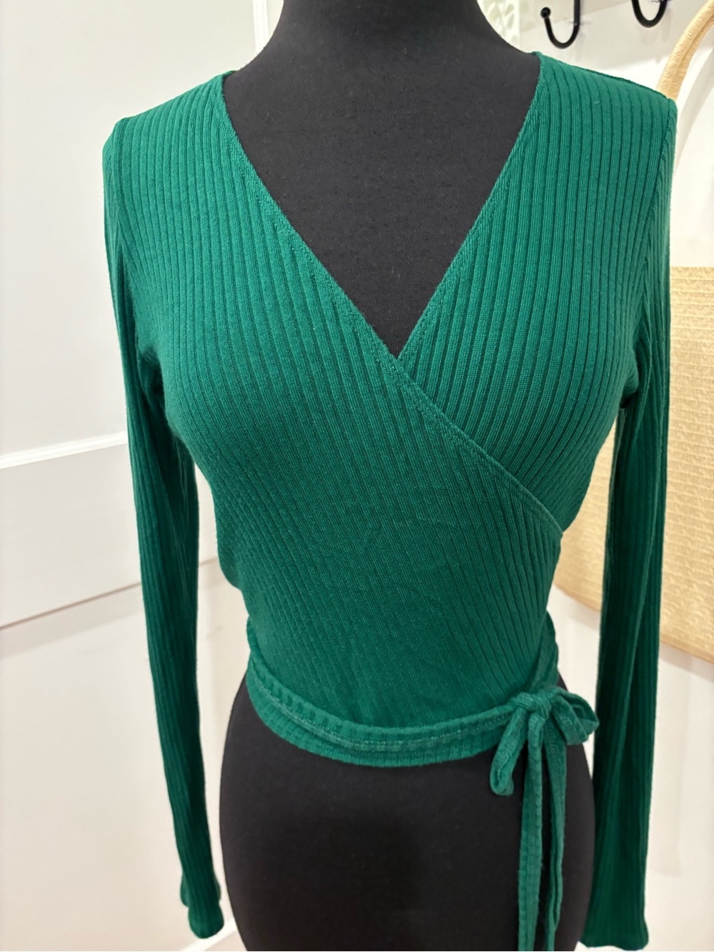 Reformation Petalo Wrap Style Knit Top Pine Green Womens Large Fall Ribbed Boho - Picture 3 of 16